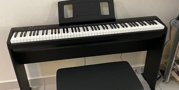 compare roland fp10 and yamaha p45