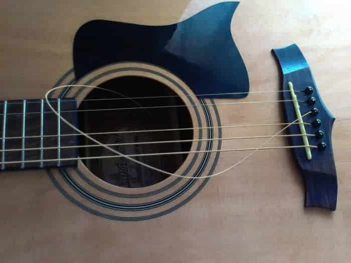 how to know if your guitar string is about to break